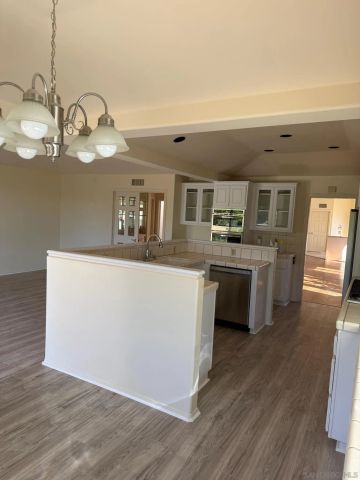 5574 Caminito Genio, La Jolla, CA 92037