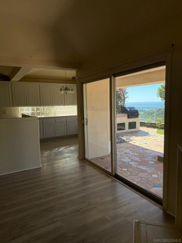 5574 Caminito Genio, La Jolla, CA 92037