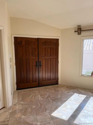 5574 Caminito Genio, La Jolla, CA 92037