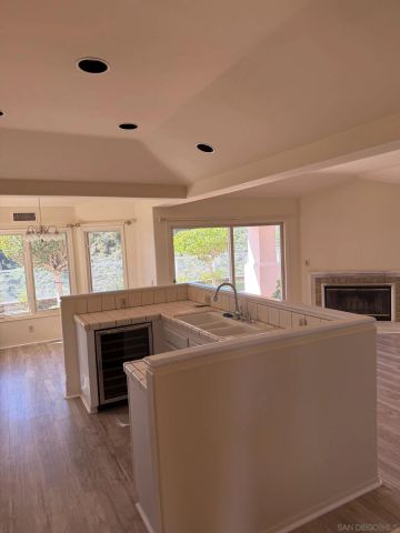 5574 Caminito Genio, La Jolla, CA 92037