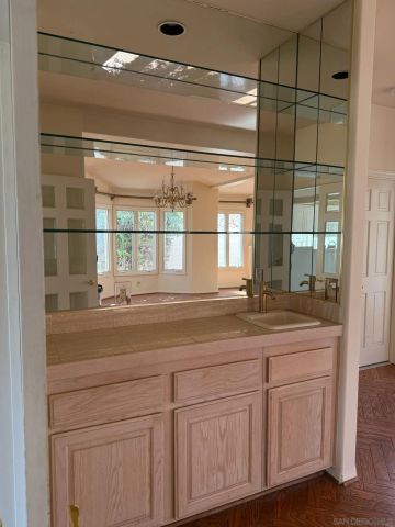 5574 Caminito Genio, La Jolla, CA 92037