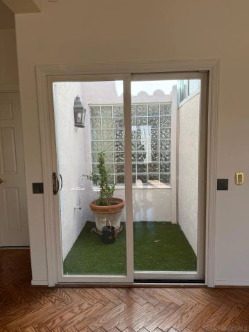 5574 Caminito Genio, La Jolla, CA 92037