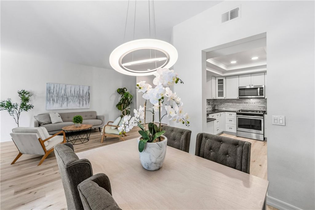 Image 16 of property listing at 8192 Sandcove Cir 106, Huntington Beach, CA 92646