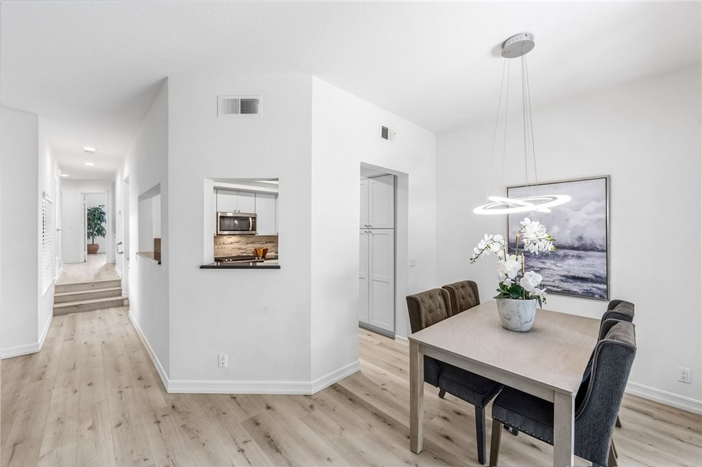 Image 18 of property listing at 8192 Sandcove Cir 106, Huntington Beach, CA 92646