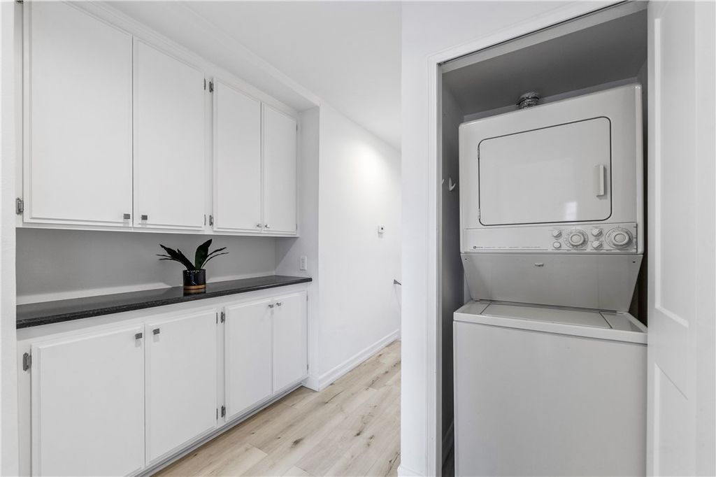 Image 27 of property listing at 8192 Sandcove Cir 106, Huntington Beach, CA 92646