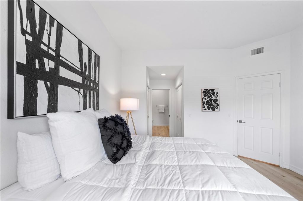 Image 40 of property listing at 8192 Sandcove Cir 106, Huntington Beach, CA 92646