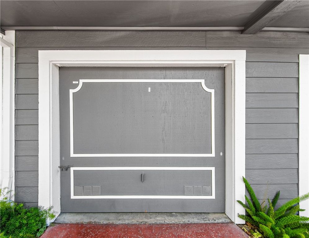 Image 47 of property listing at 8192 Sandcove Cir 106, Huntington Beach, CA 92646