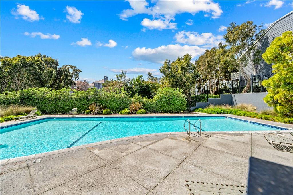 Image 52 of property listing at 8192 Sandcove Cir 106, Huntington Beach, CA 92646