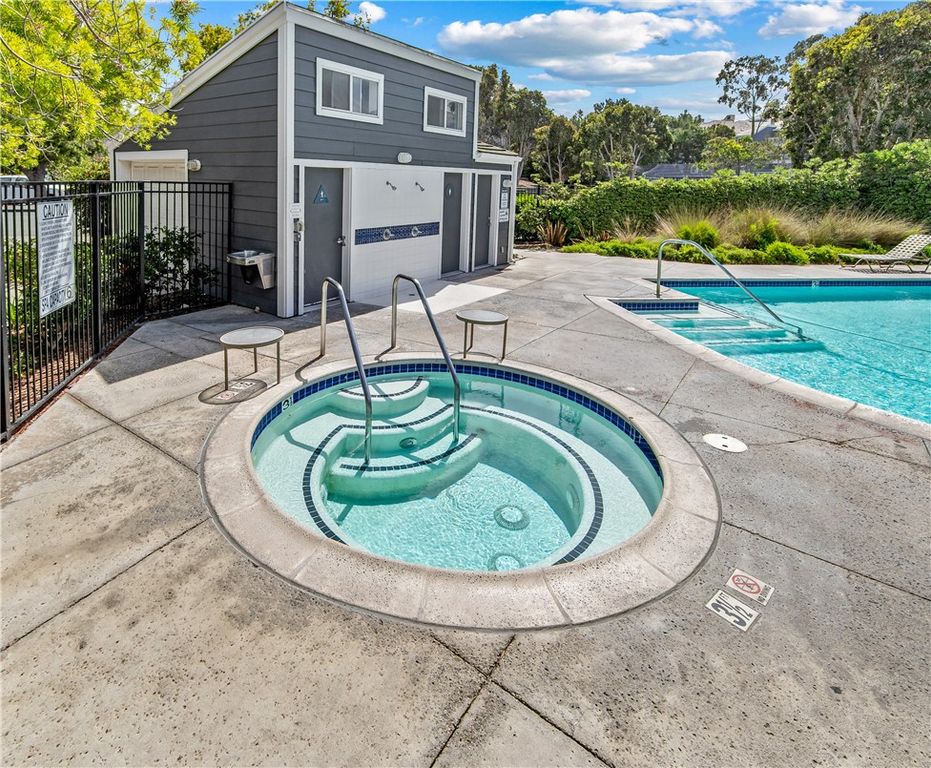 Image 53 of property listing at 8192 Sandcove Cir 106, Huntington Beach, CA 92646