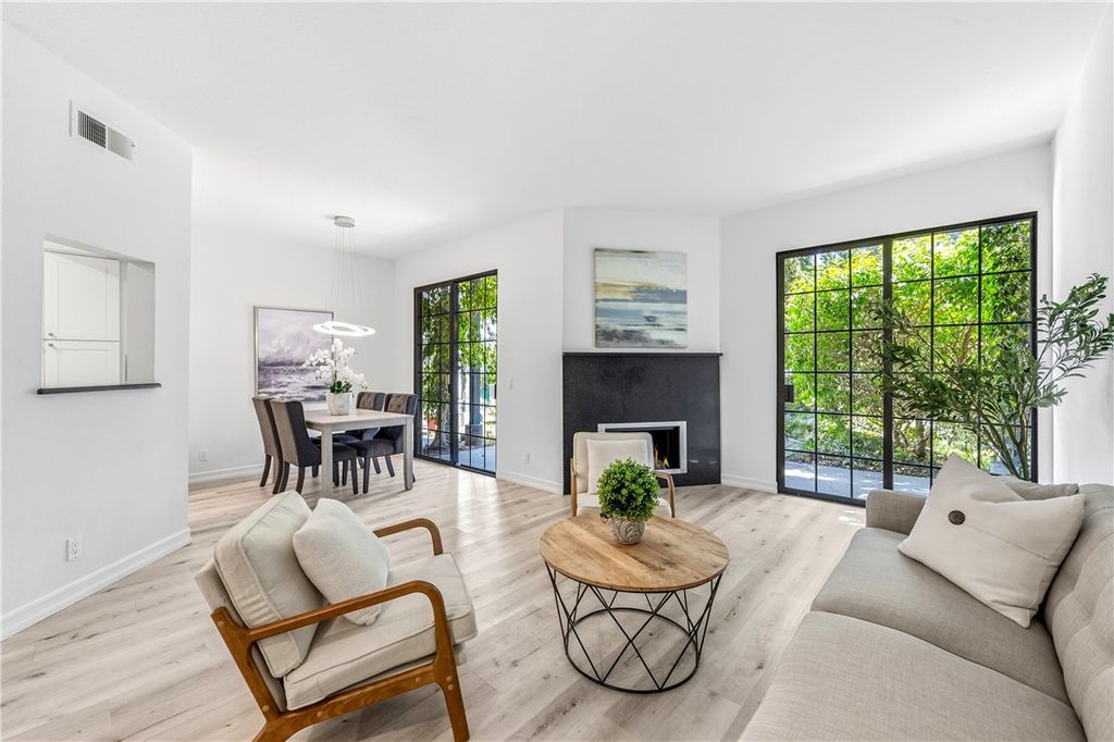 Image 7 of property listing at 8192 Sandcove Cir 106, Huntington Beach, CA 92646