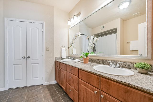 1711 Old Spanish Trail 340, Houston, TX 77054