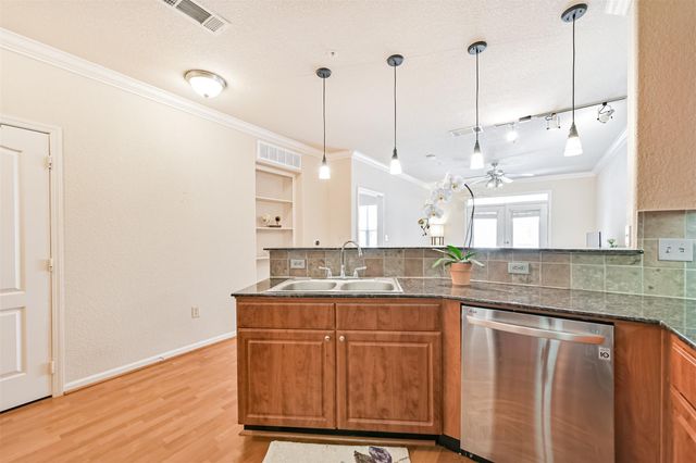 1711 Old Spanish Trail 340, Houston, TX 77054