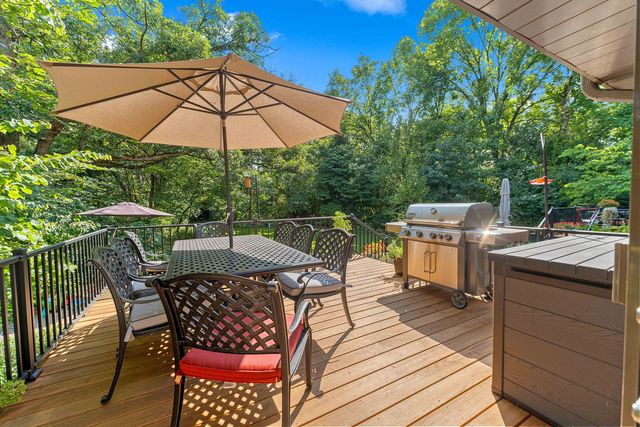 8711 W 123rd Street, Palos Park, IL 60464