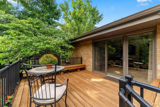 8711 W 123rd Street, Palos Park, IL 60464