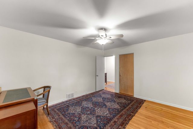8711 W 123rd Street, Palos Park, IL 60464