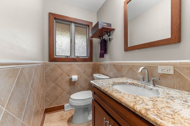 8711 W 123rd Street, Palos Park, IL 60464