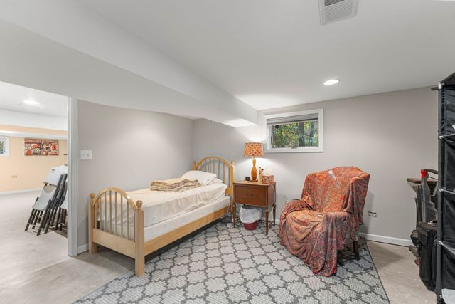 8711 W 123rd Street, Palos Park, IL 60464