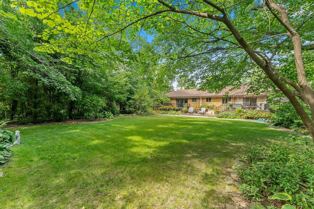 8711 W 123rd Street, Palos Park, IL 60464