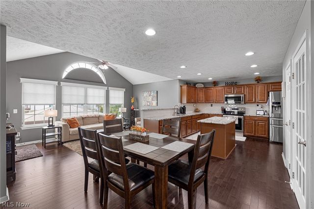 3228 Burnham Drive, Brunswick, OH 44212