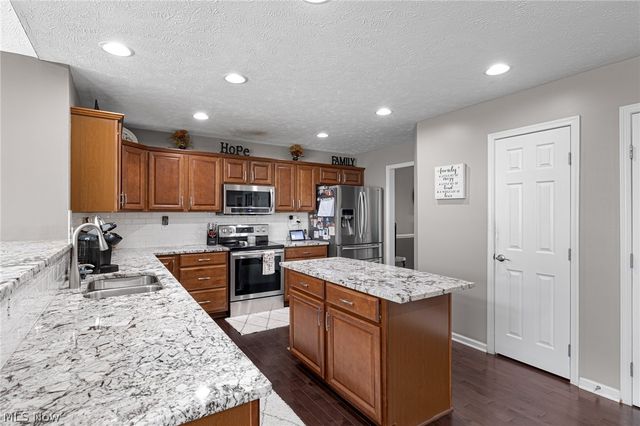 3228 Burnham Drive, Brunswick, OH 44212
