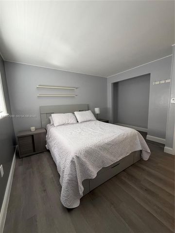 8260 SW 149th Ct 9-204, Miami, FL 33193