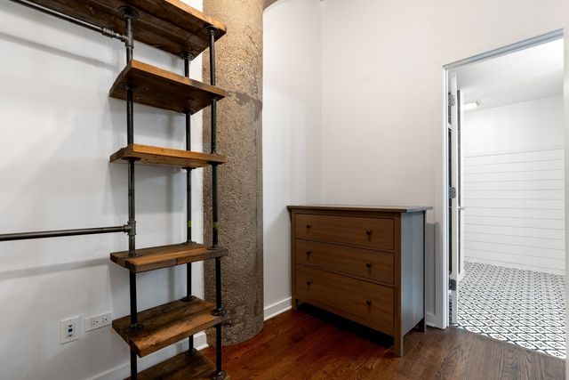 1001 W 15th Street 318, Chicago, IL 60608
