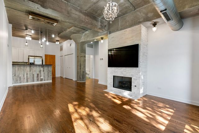 1001 W 15th Street 318, Chicago, IL 60608