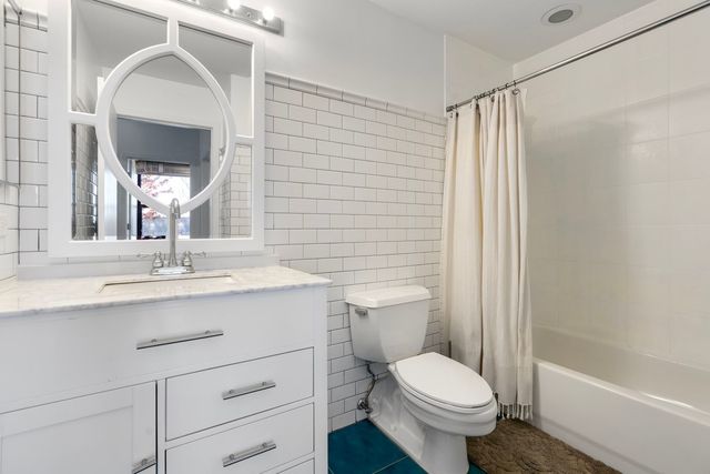 1001 W 15th Street 318, Chicago, IL 60608