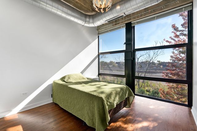 1001 W 15th Street 318, Chicago, IL 60608