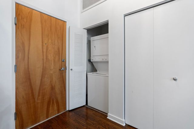 1001 W 15th Street 318, Chicago, IL 60608