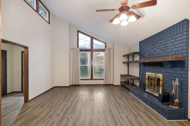 4740 S Glenn Avenue, Springfield, MO 65810