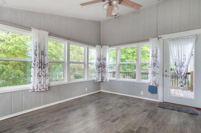 4740 S Glenn Avenue, Springfield, MO 65810
