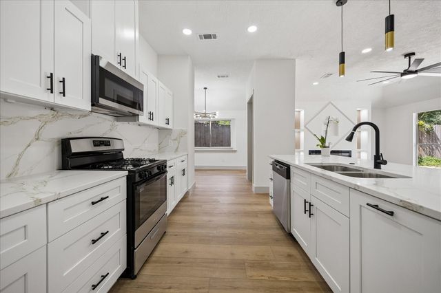 9214 N Grandview Park Drive, Spring, TX 77379