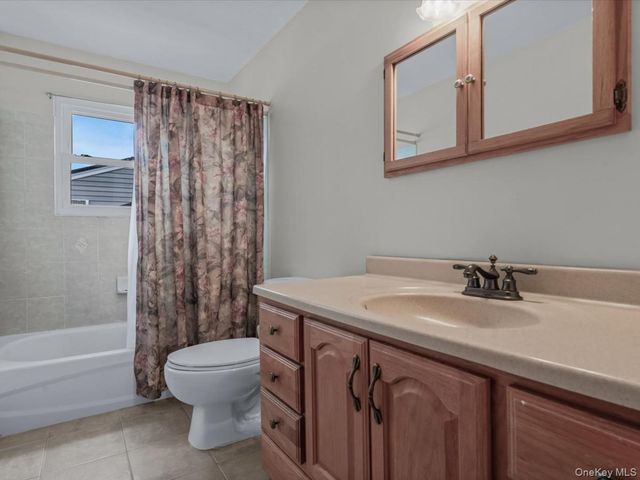 715 McCall Avenue, West Islip, NY 11795