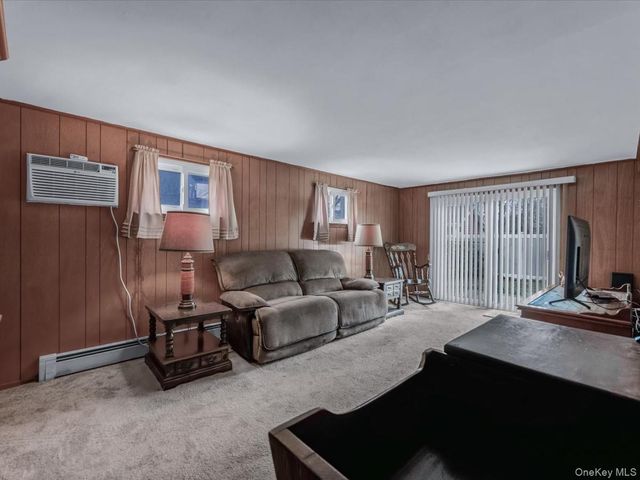 715 McCall Avenue, West Islip, NY 11795