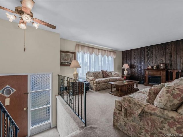 715 McCall Avenue, West Islip, NY 11795