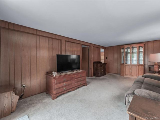 715 McCall Avenue, West Islip, NY 11795