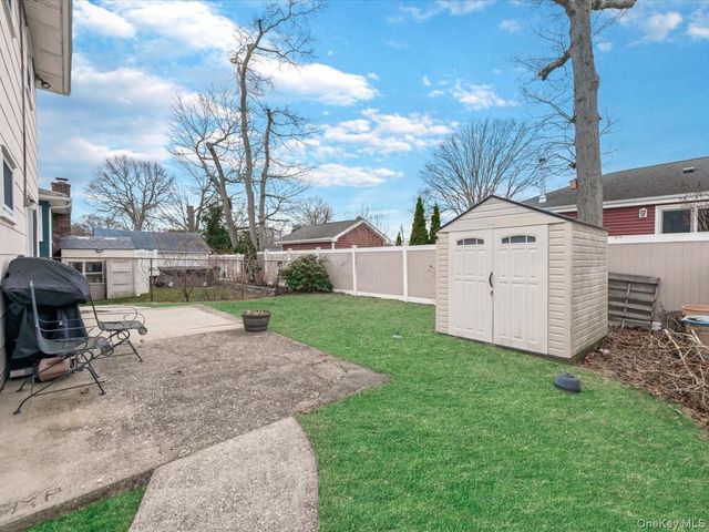 715 McCall Avenue, West Islip, NY 11795