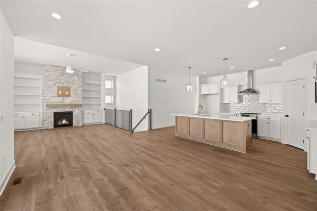17242 Northview Drive, Urbandale, IA 50323