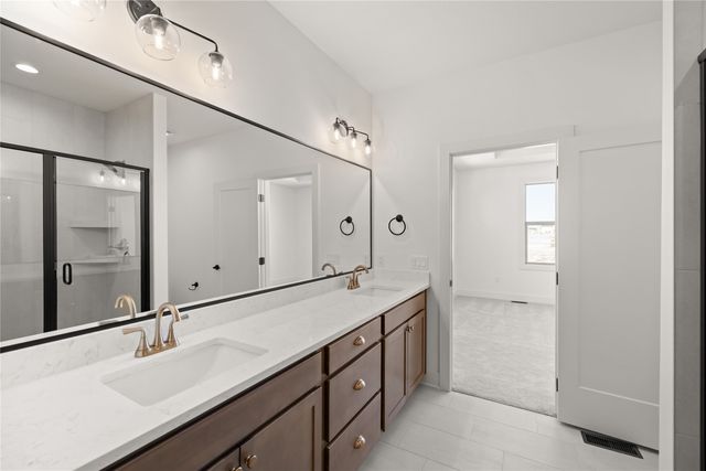 17242 Northview Drive, Urbandale, IA 50323