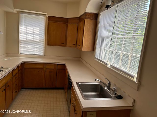 2620 E MCCARTY STREET, Jefferson City, MO 65101