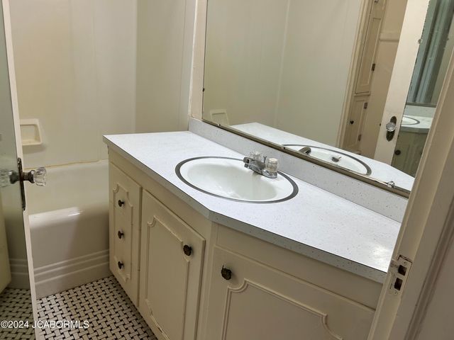 2620 E MCCARTY STREET, Jefferson City, MO 65101