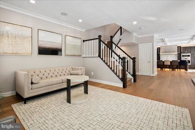 2863 11TH ST N, Arlington, VA 22201