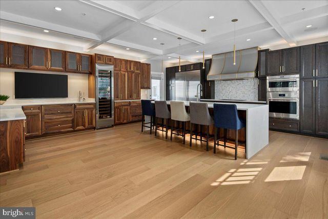 2863 11TH ST N, Arlington, VA 22201