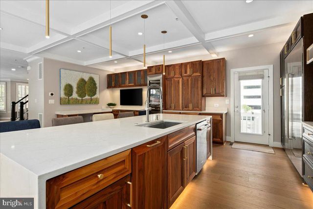 2863 11TH ST N, Arlington, VA 22201