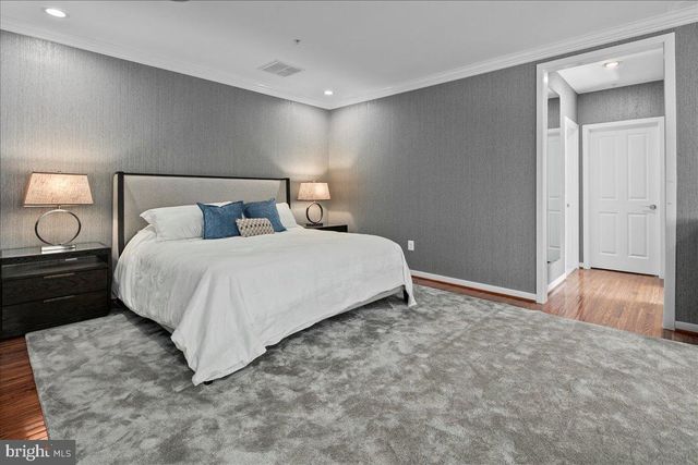 2863 11TH ST N, Arlington, VA 22201