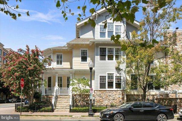 2863 11TH ST N, Arlington, VA 22201