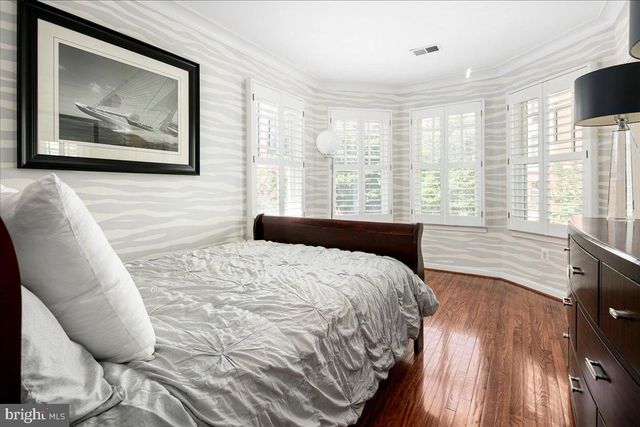 2863 11TH ST N, Arlington, VA 22201