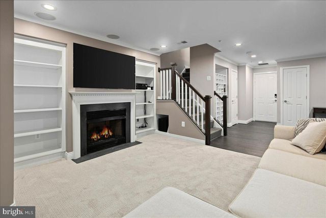 2863 11TH ST N, Arlington, VA 22201