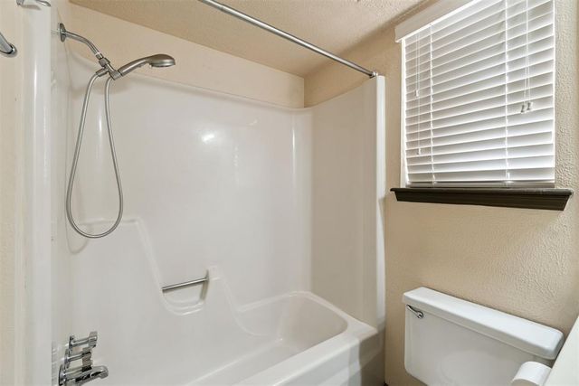 732 W Elder Drive, Mustang, OK 73064